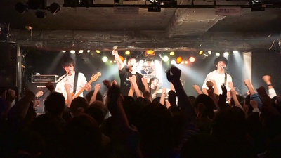 虹鱒『Milestone』のジャケット写真