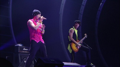 Hello Hello (Live-2012 Summer Tour -RUN ! RUN ! RUN !-@Saitama Super Arena, Saitama) Front Cover