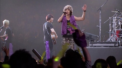 Treasure (Live-2011 X'mas Live -Winter's Night-@Yokohama Arena, Kanagawa)のジャケット写真