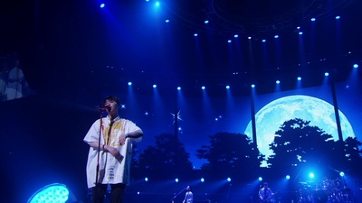 Hold the moon (Live-2018 Arena Tour -PLANET BONDS-@Nippon Budokan, Tokyo)のジャケット写真