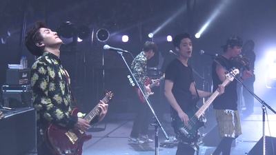 STAY (Live 2013 FNC KINGDOM -Fantastic & Crazy-Part2@Nippon Budokan, Tokyo)のジャケット写真