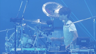 Monster (Live-2014 Arena Tour -WAVE-@OSAKA-JO HALL, Osaka)のジャケット写真