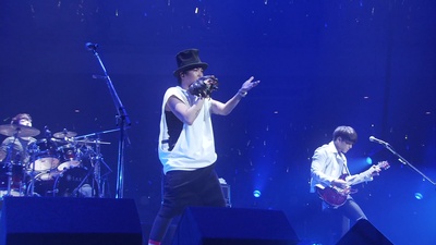 beautiful (Live 2013 FNC KINGDOM -Fantastic & Crazy-Part1@Nippon Budokan, Tokyo)のジャケット写真
