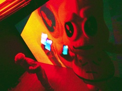 iPhoneNOOTO (feat. PEANUTSKUN)