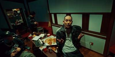 4L (feat. Bark, Benjazzy, C.O.S.A. & IO)のジャケット写真