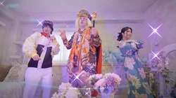 Central Sun Smile Girl